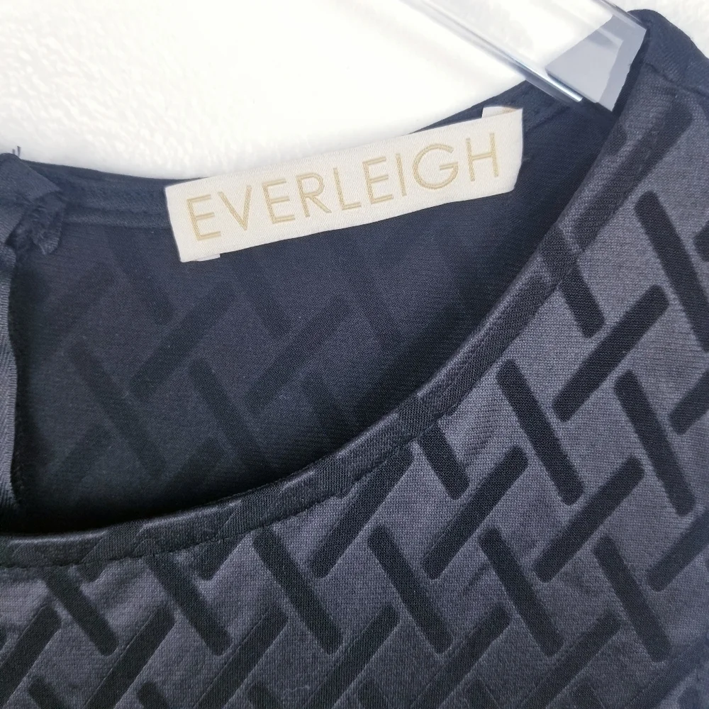 Everleigh Black Sleeveless Romper NWT - Picture 3 of 11
